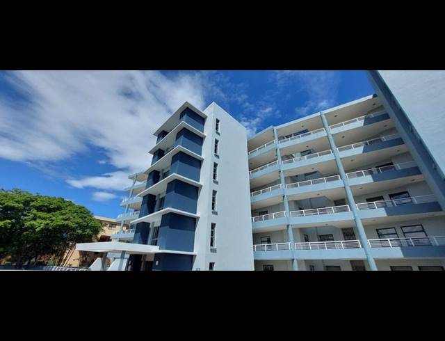 4 BEDROOM APARTMENT FOR SALE IN MARGATE BEACH